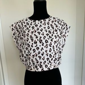 Express Women’s Padded Shoulder Cinch Cheetah Top-Size L